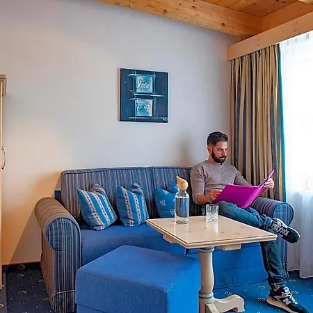 Glanzer Homes Hochsoelden Couette-café