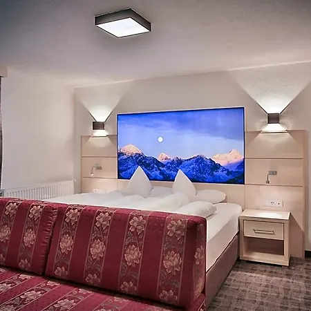 Glanzer Homes Hochsoelden Couette-café 3*