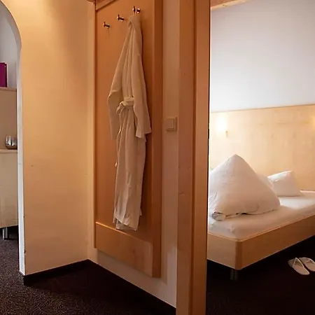 Glanzer Homes Hochsoelden Couette-café