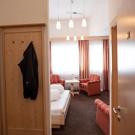 Glanzer Homes Hochsoelden Couette-café 3*
