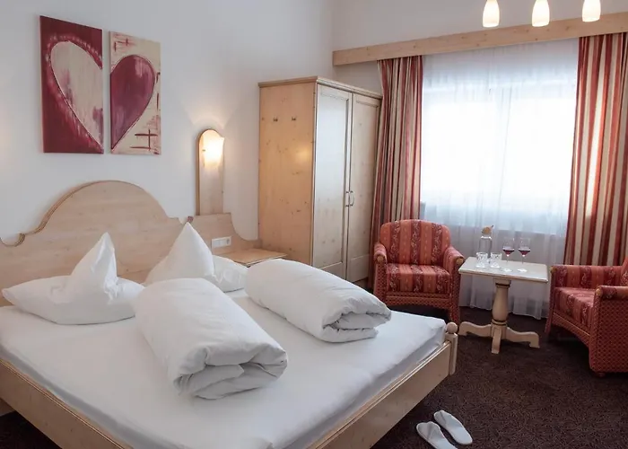 Glanzer Homes Hochsoelden 住宿加早餐酒店 索尔登