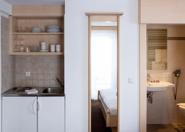 Glanzer Homes Hochsoelden 住宿加早餐酒店 3*